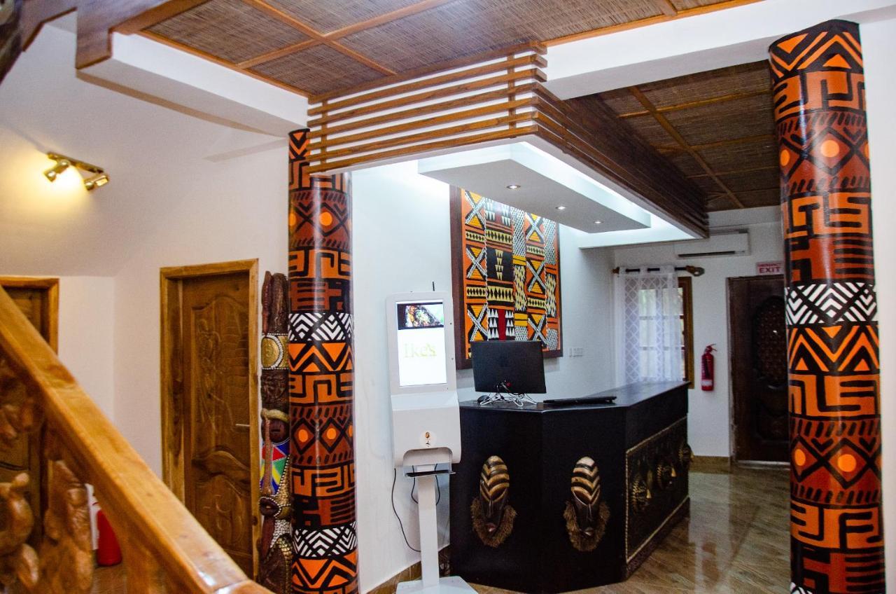 Ike'S Cultural Village Kumasi Exterior photo