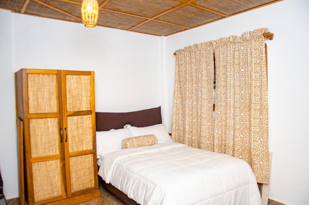 Ike'S Cultural Village Kumasi Exterior photo